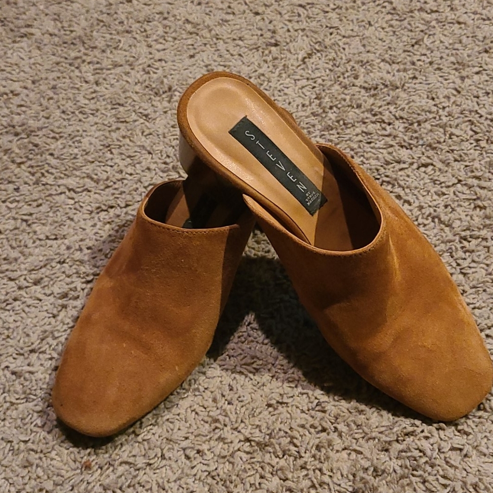 Shoes - Picture 2 of 4